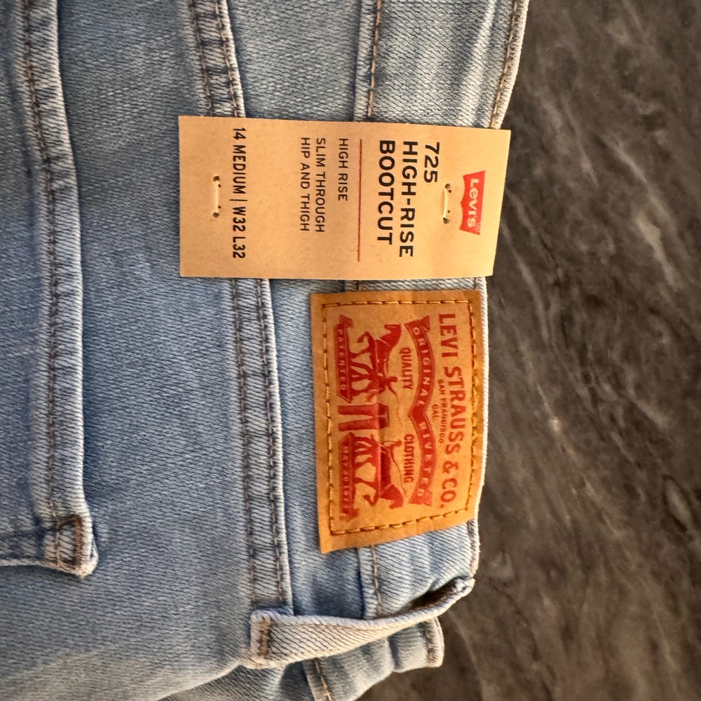 NEW Levi's Women's High-Rise Bootcut Jeans. New with tags. - Picture 4 of 4